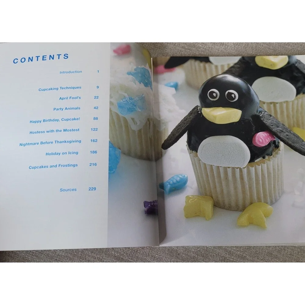 Hello Cupcake Book NY Times‎ Bestseller + Wilton Cupcake Fun Magazine Baking Lot